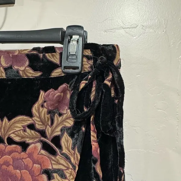 Miami by Francescas Black Velvet Floral High Low Skirt - Image 4