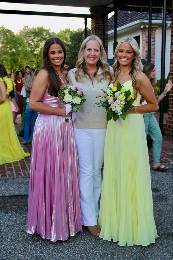 This yellow dress - Image 3