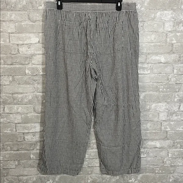 Old Navy High Rise Grey Striped Linen Wide Leg Pants - Image 3