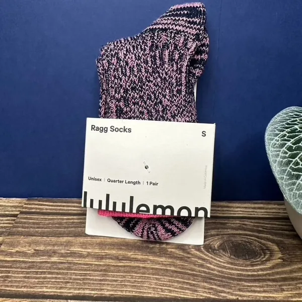 Lululemon Women's Ragg Socks NWT Size Small (TUMU/RAPI) *RN 106259 - Image 2