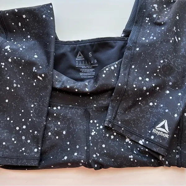 Reebok Black Night Sky Workout Leggings Small - Image 4