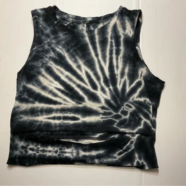 Lululemon LA Front Cut-Out Crop Top Black White Tie Dye Sz S - Image 2
