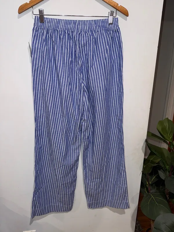 Old Navy Blue and White Striped Elastic-Waist Women’s Pants - Image 7