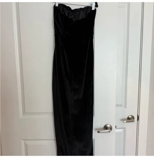 Bardot Strapless Black Dress with High Slit - Image 4