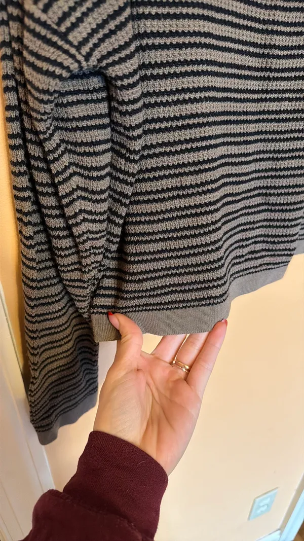 Grey Bandit Sweater - Image 4