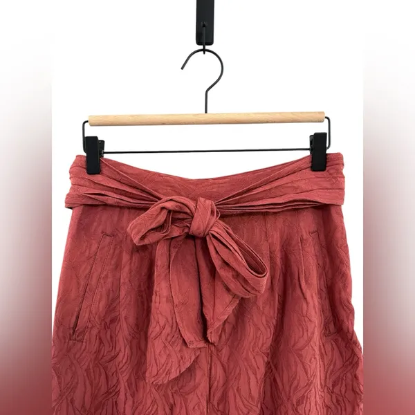 Anthropologie EttTwa Aubade‎ Mauve Tie Waist High Rise Textured Cropped Pants 4 - Image 4