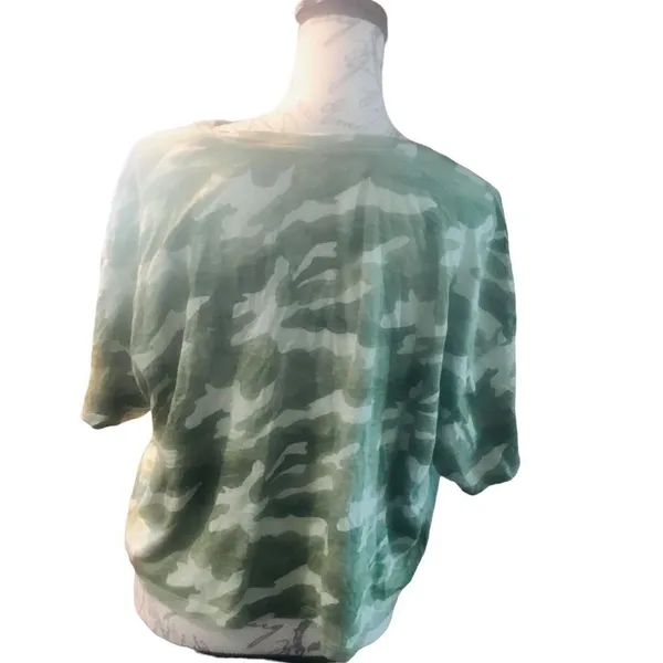 Old Navy Camouflage Crop Top Size XL - Image 8