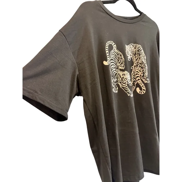 Women’s Black Tiger Graphic Tee Crew Neck Short Sleeve T-Shirt Size XL - Image 3