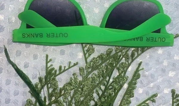 Outer banks Green Sunglasses - Image 2