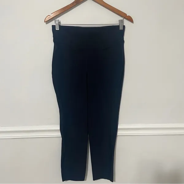 Lululemon Base Pace Crop 23” black size 6 - Image 6