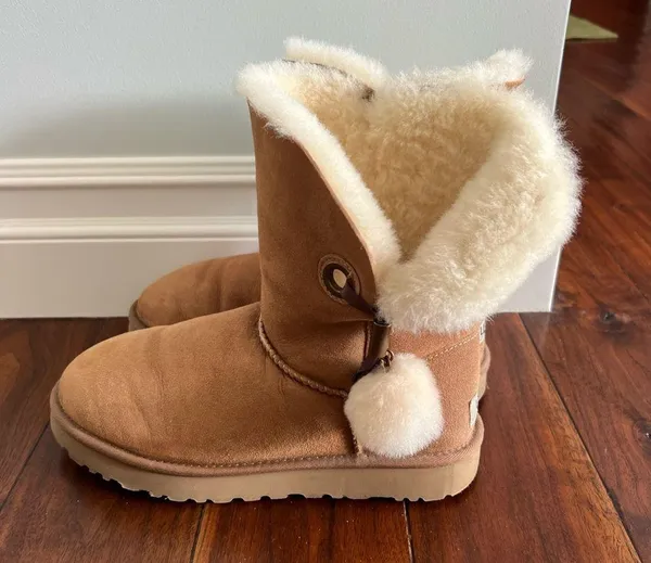 UGG Short  Boots - Image 2