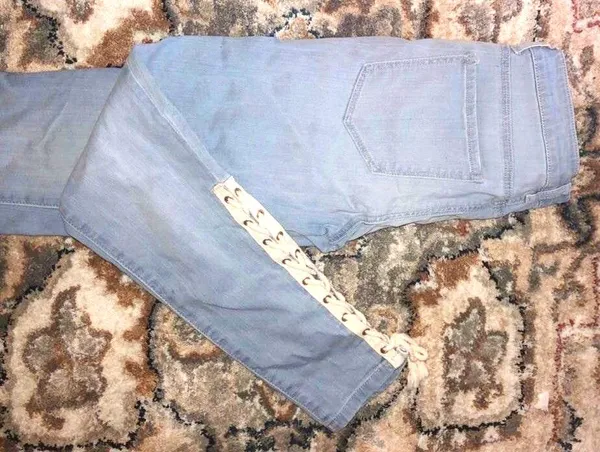 Forever 21 Cropped Jeans - Image 2