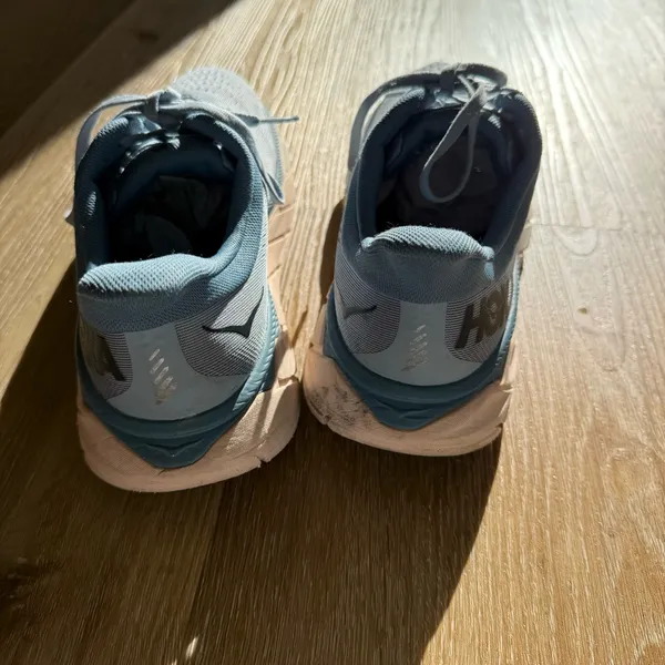 Hoka Arahi 5 Running Shoes in Blue Fog/Provincial Blue with Pink Details Size 9B - Image 7