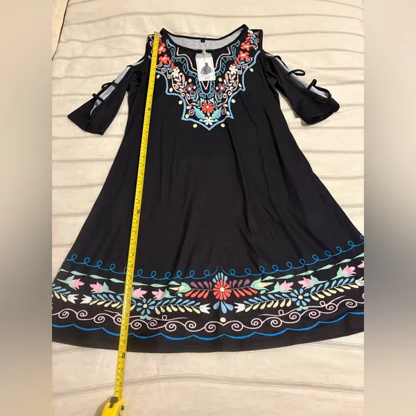 Elegant Black Tunic with Colorful Embroidery Size L - Image 2