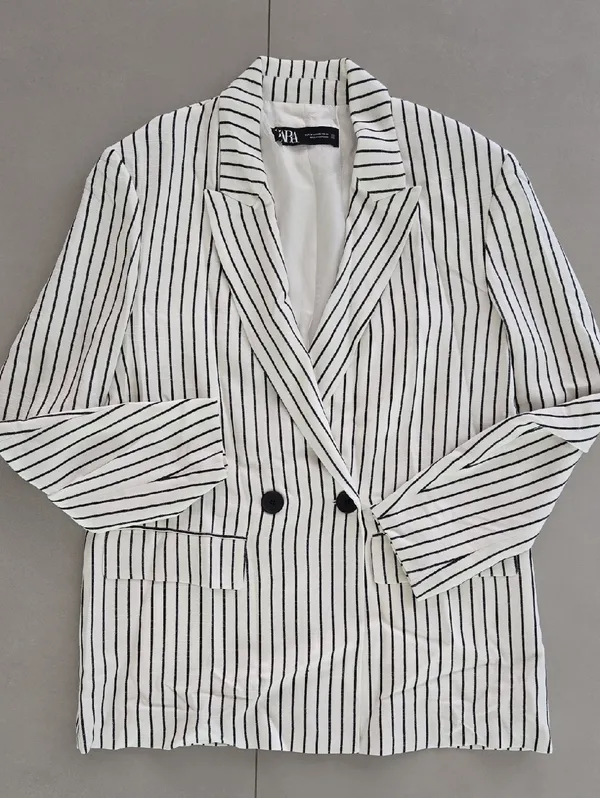 Zara Oversised White Blazer with Black Pinstripes Size XS - Image 5