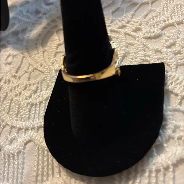 Elegant Gold and Blue Cameo Ring size 9.5 - Image 3