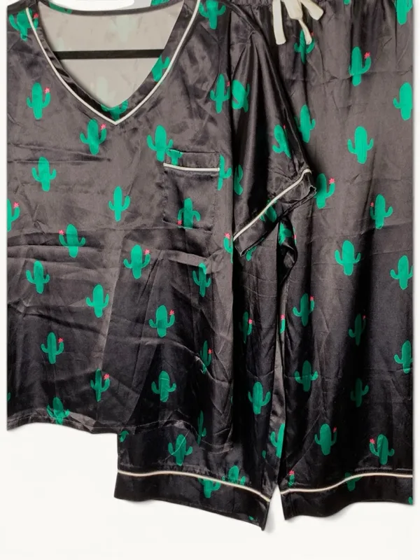 Women’s XL Cactus Pajama Set 2 Piece Satin Short Sleeve Wide Leg Capri PJs - Image 7