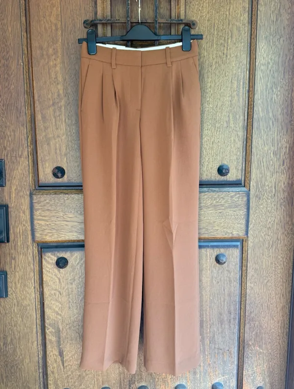Aritzia Women’s Low Rise Wide-Leg Trousers — Brown Size 00 - Image 2