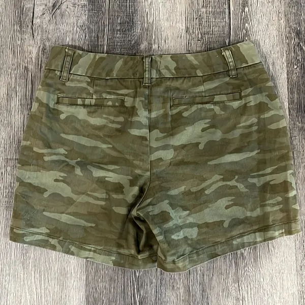 Caslon camouflage Camo cotton longer short w/ bottom hem zipper and clasp - 6 - Image 5