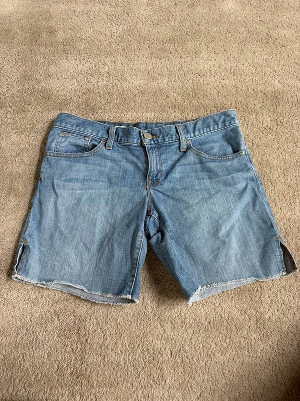 BDG Boyfriend Denim Shorts – Size 27 - Image 2