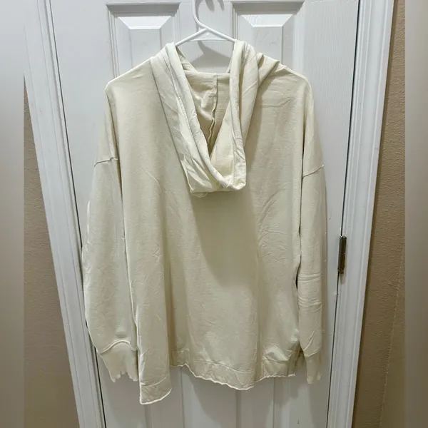 AERIE long sleeve oversized hooded sweatshirt size Medium cream color 100% - Image 3