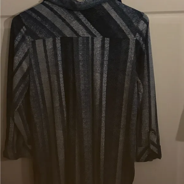 Nygard blouse. Blue whites black striped. 2/3‎ sleeve blouse eves. Size XS - Image 6