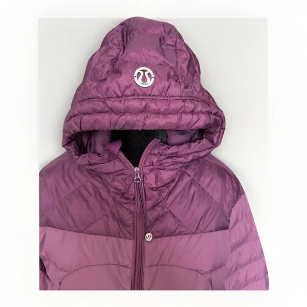 Lululemon 800 Fill Down Jacket Womens Small Hooded Purple Puffer Lightweight - Image 3