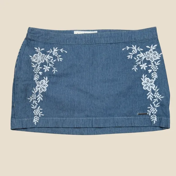 Abercrombie & Fitch Y2K Blue Pinstripe Embroidered Denim Mini‎ Skirt Size 8 - Image 2