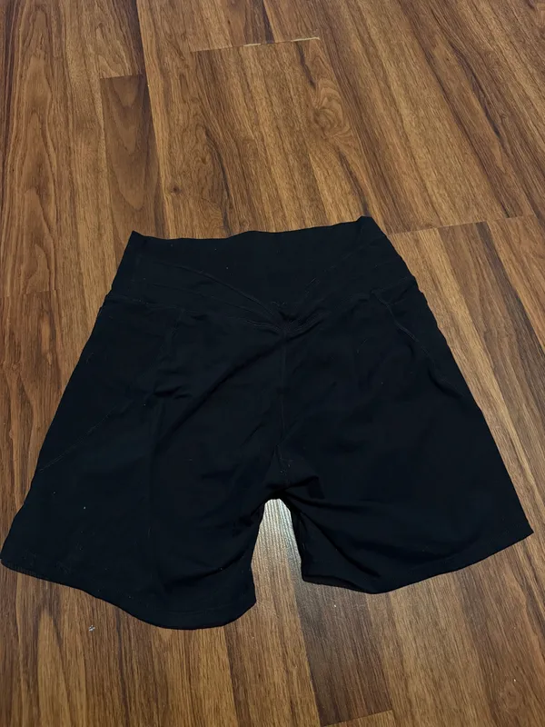 Black athletic shorts with pockets Size L - Image 3