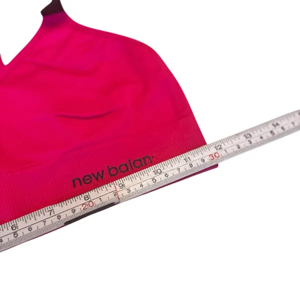 New Balance Seamless Racerback Sports Bra Pink Medium Yoga Gym Logo Flaw Top GUC - Image 9