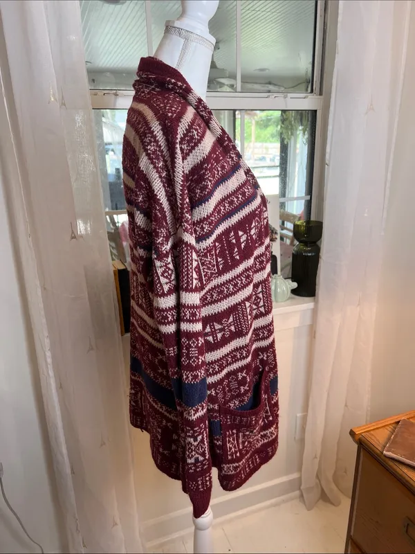 Billabong Cozy Burgundy Patterned Open-Front Cardigan size Large. - Image 4