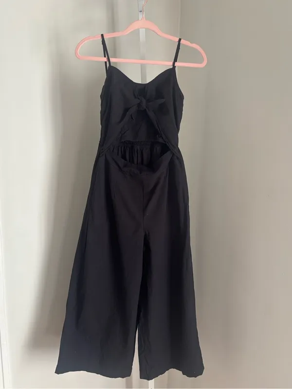 Avalebeti Black Wide-Leg Crop Jumpsuit Romper with Bow Front and Cut Out Size M - Image 3