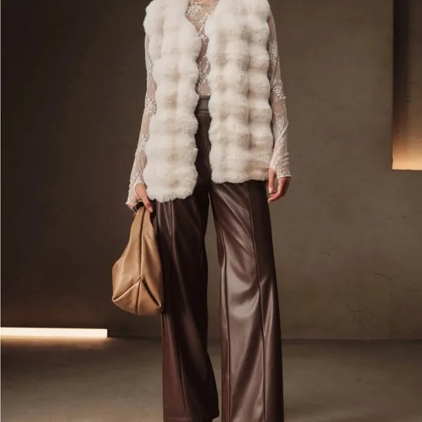 Elegant New off White Faux Fur vest Women - Image 2