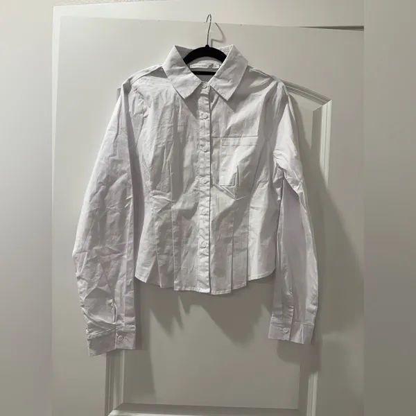 NWOT Altard state Pleated Button Up Top - Image 3