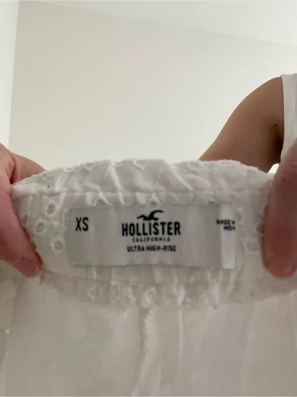 Hollister White Eyelet Ruffle Hem Shorts - Image 4