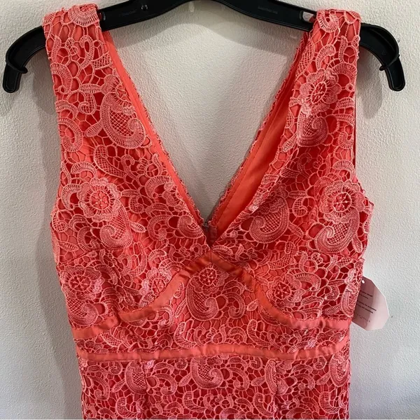 ASOS Paper Dolls‎ Coral Lace V Neck Bodycon Pencil Cocktail Dress Sz 8 NWT - Image 4