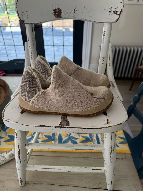 Smartwool Neutral Beige Knit Slip-On Slippers with Subtle Gray Swirl - Image 3