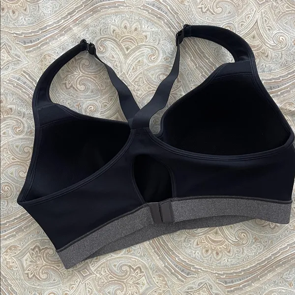 Under Armour Gray and Black Sports Bra - Image 4