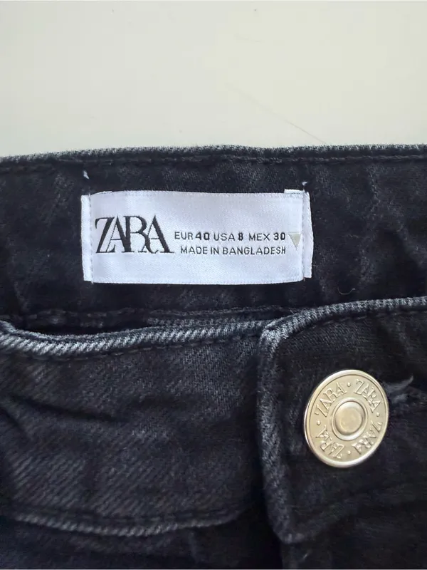 Zara Black High Waisted Straight Legged Jeans size 8 - Image 4