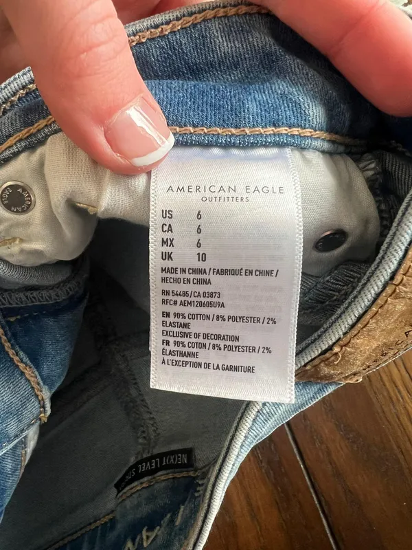 American Eagle Outfitters - Image 3