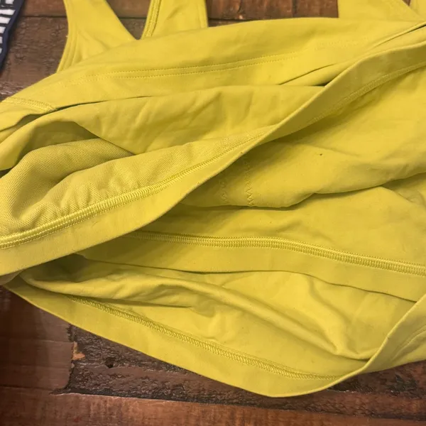 LULU🍋 Align Crop Tank‎ - Image 4