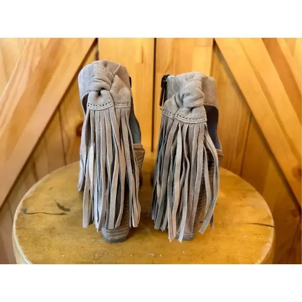 Vince Camuto Kyleena Beige Suede Tassle Block Heel Sandal Shoes Women's Size 6.5 - Image 4