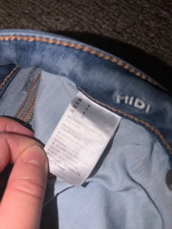 American Eagle Outfitters low rise jean shorts - Image 5