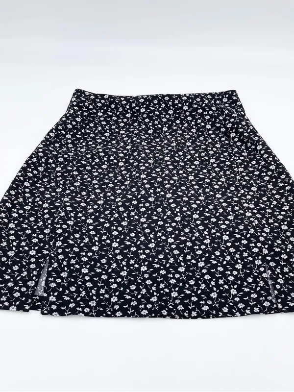 John Galt Brandy Melville Cara Mini Skirt Black White Floral Print One Size Y2K - Image 5