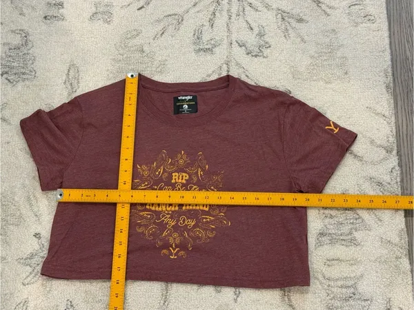 Wrangler x Yellowstone Ranch Hand Cropped Graphic Tee – Size M - Image 6