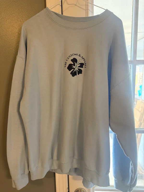 Gildan Hawaiian Sweatshirt - Image 4