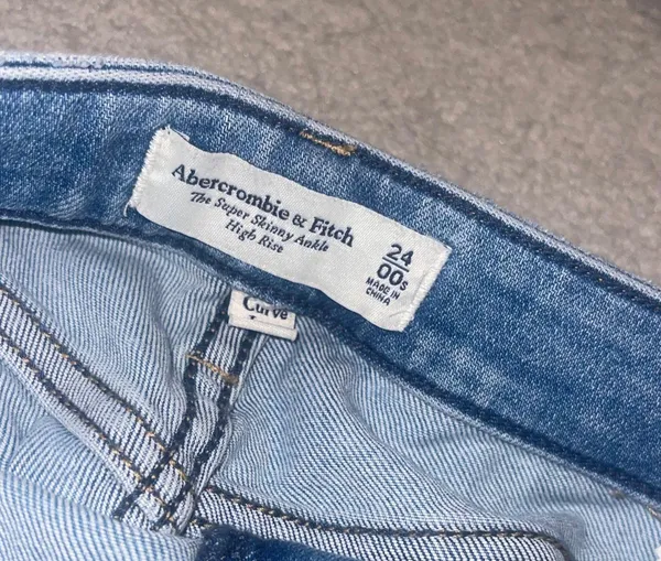 Abercrombie Jeans - Image 3