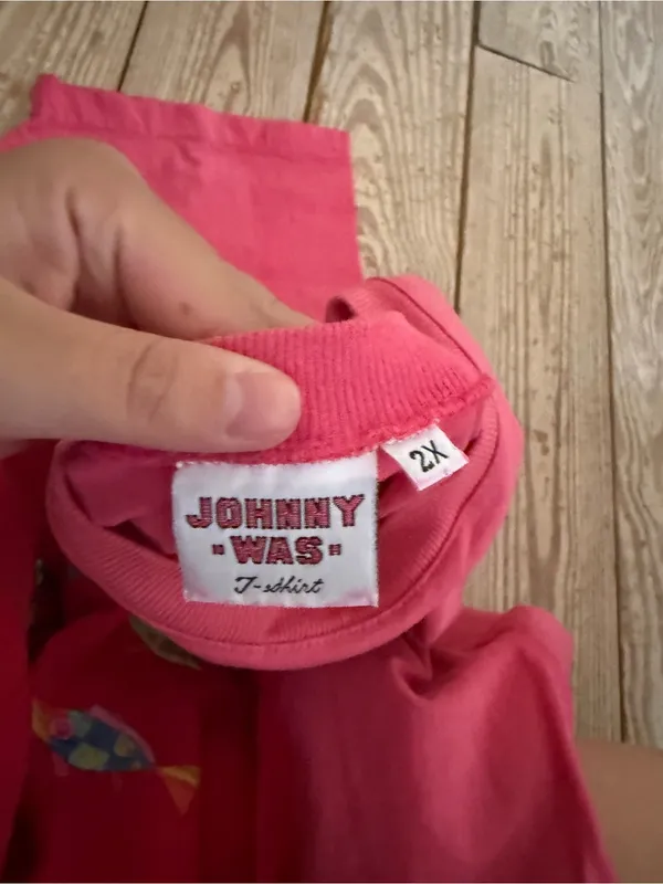 Johnny Was Pink Fish Patch T-Shirt Size 2X holes & stains in pics - Image 4