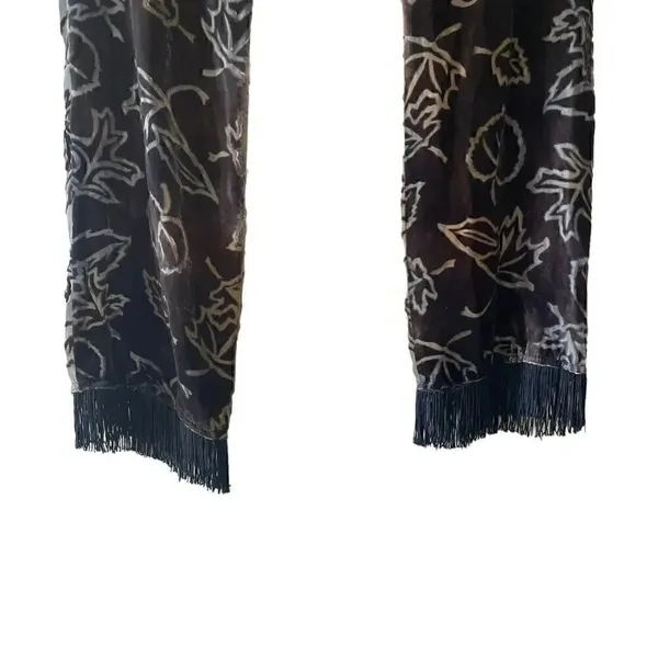 Ladies Velvet Double Sided Leaves Print Soft Long Fringe Scarf One Size - Image 4