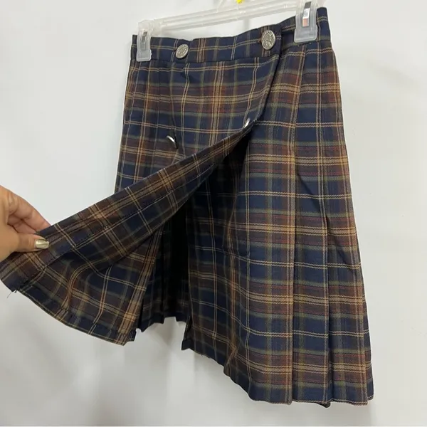 Tracy Evans Vintage size small wrap around vintage plaid skirt rayon blend made in the USA - Image 4